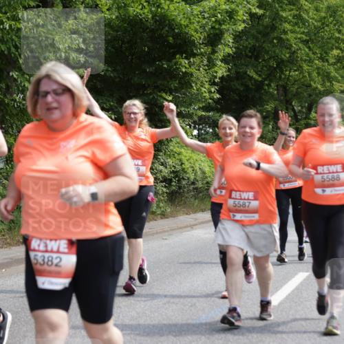 15.06.2025 - REWE Women's Run Jannik Wohlers http://msf.ph/oto/7939978 15.06.2025 10:14:56 Laufen 5237, 65, 5382, 9, 3500, 5588, 5587 meine-sportfotos.de
