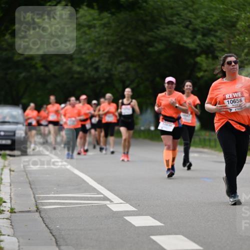 15.06.2025 - REWE Women's Run Dr. Thomas Lammeyer http://msf.ph/oto/7940000 15.06.2025 09:20:45 Laufen 1065 meine-sportfotos.de