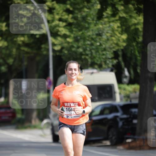 15.06.2025 - REWE Women's Run Jannik Wohlers http://msf.ph/oto/7940030 15.06.2025 08:45:17 Laufen 104 meine-sportfotos.de