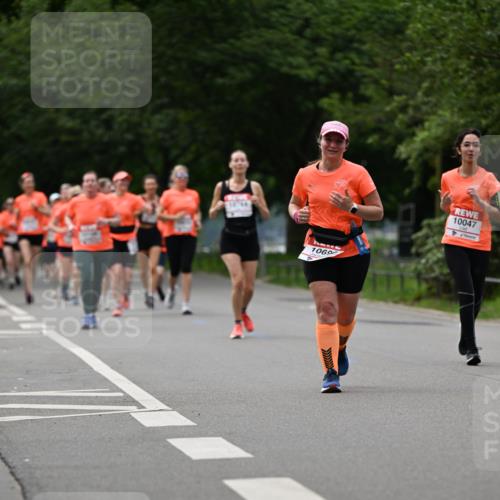 15.06.2025 - REWE Women's Run Dr. Thomas Lammeyer http://msf.ph/oto/7940105 15.06.2025 09:20:48 Laufen 1069, 10047 meine-sportfotos.de