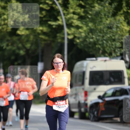 15.06.2025 - REWE Women's Run Jannik Wohlers http://msf.ph/oto/7940122 15.06.2025 09:58:06 Laufen 10669 meine-sportfotos.de