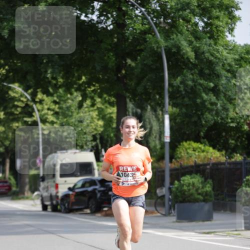 15.06.2025 - REWE Women's Run Jannik Wohlers http://msf.ph/oto/7940143 15.06.2025 08:45:18 Laufen 1043 meine-sportfotos.de