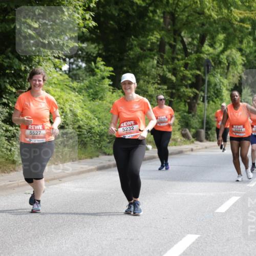 15.06.2025 - REWE Women's Run Jannik Wohlers http://msf.ph/oto/7940244 15.06.2025 10:15:03 Laufen 5527, 5923, 5232, 5584, 5033 meine-sportfotos.de
