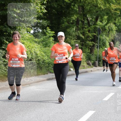 15.06.2025 - REWE Women's Run Jannik Wohlers http://msf.ph/oto/7940254 15.06.2025 10:15:03 Laufen 5527, 923, 5232, 5584, 5033 meine-sportfotos.de