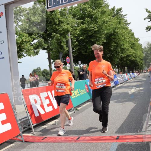 15.06.2025 - REWE Women's Run Strokosch-Dieckow http://msf.ph/oto/7940264 15.06.2025 11:17:13 Ziel 5240, 5508 meine-sportfotos.de