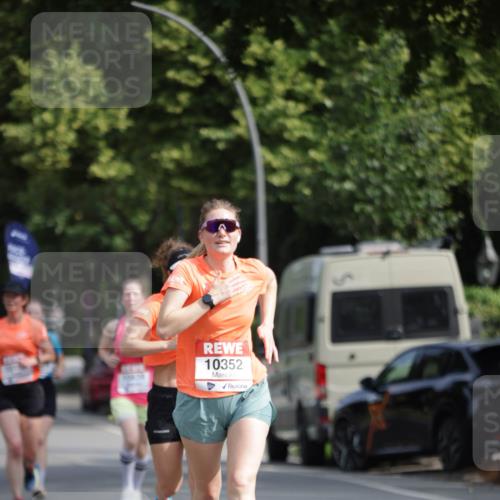 15.06.2025 - REWE Women's Run Jannik Wohlers http://msf.ph/oto/7940265 15.06.2025 08:45:23 Laufen 10352 meine-sportfotos.de