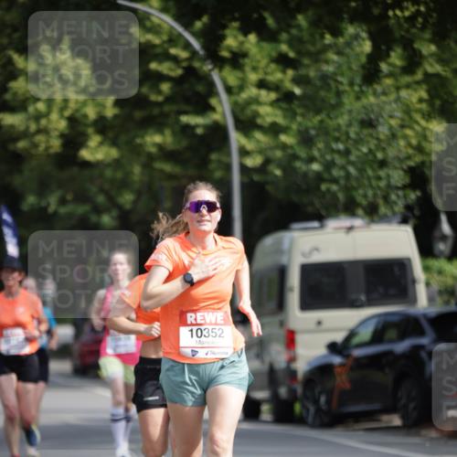 15.06.2025 - REWE Women's Run Jannik Wohlers http://msf.ph/oto/7940271 15.06.2025 08:45:23 Laufen 10352 meine-sportfotos.de