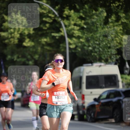 15.06.2025 - REWE Women's Run Jannik Wohlers http://msf.ph/oto/7940273 15.06.2025 08:45:24 Laufen 10352 meine-sportfotos.de