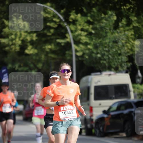 15.06.2025 - REWE Women's Run Jannik Wohlers http://msf.ph/oto/7940278 15.06.2025 08:45:24 Laufen 10352 meine-sportfotos.de