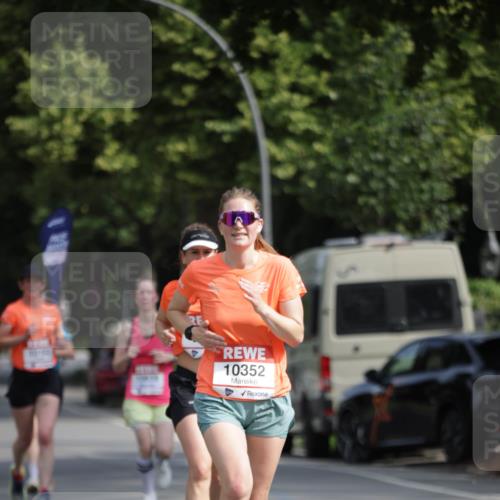 15.06.2025 - REWE Women's Run Jannik Wohlers http://msf.ph/oto/7940284 15.06.2025 08:45:24 Laufen 10352 meine-sportfotos.de