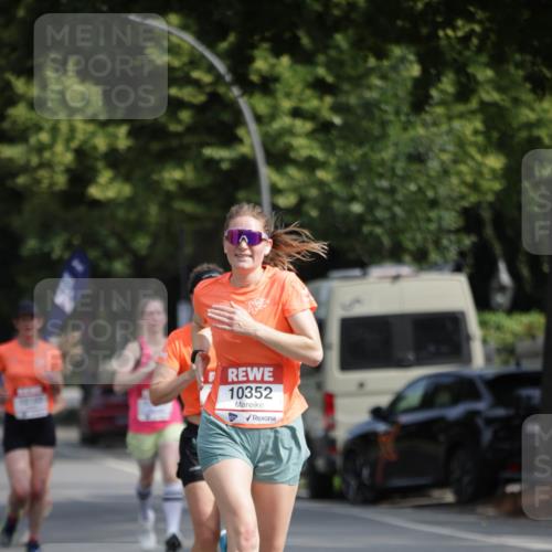 15.06.2025 - REWE Women's Run Jannik Wohlers http://msf.ph/oto/7940295 15.06.2025 08:45:24 Laufen 10352 meine-sportfotos.de