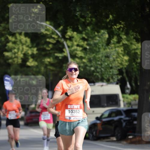 15.06.2025 - REWE Women's Run Jannik Wohlers http://msf.ph/oto/7940312 15.06.2025 08:45:24 Laufen 10352 meine-sportfotos.de