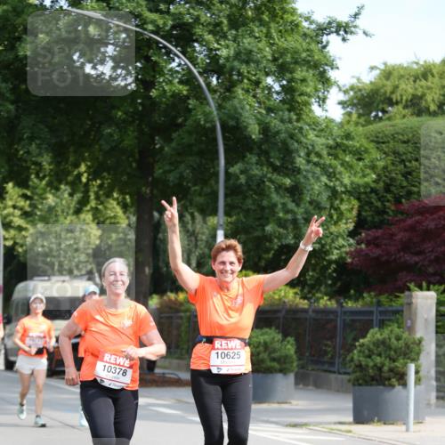 15.06.2025 - REWE Women's Run Jannik Wohlers http://msf.ph/oto/7940322 15.06.2025 09:58:14 Laufen 10737, 10378, 10625 meine-sportfotos.de