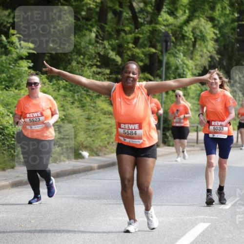 15.06.2025 - REWE Women's Run Jannik Wohlers http://msf.ph/oto/7940330 15.06.2025 10:15:05 Laufen 5523, 5584, 5033 meine-sportfotos.de