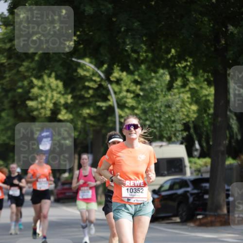 15.06.2025 - REWE Women's Run Jannik Wohlers http://msf.ph/oto/7940332 15.06.2025 08:45:24 Laufen 10352 meine-sportfotos.de