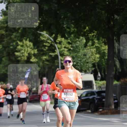 15.06.2025 - REWE Women's Run Jannik Wohlers http://msf.ph/oto/7940337 15.06.2025 08:45:24 Laufen 20, 10352, 4 meine-sportfotos.de