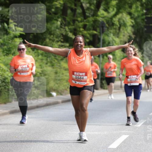 15.06.2025 - REWE Women's Run Jannik Wohlers http://msf.ph/oto/7940339 15.06.2025 10:15:05 Laufen 523, 5584, 5033 meine-sportfotos.de