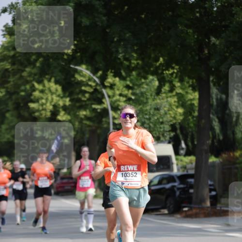 15.06.2025 - REWE Women's Run Jannik Wohlers http://msf.ph/oto/7940341 15.06.2025 08:45:24 Laufen 10352 meine-sportfotos.de
