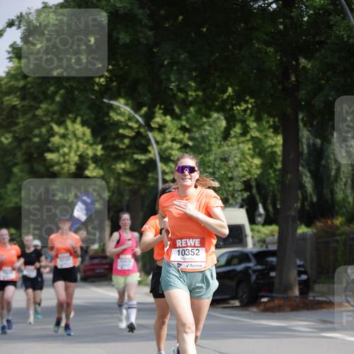 15.06.2025 - REWE Women's Run Jannik Wohlers http://msf.ph/oto/7940345 15.06.2025 08:45:25 Laufen 10352 meine-sportfotos.de