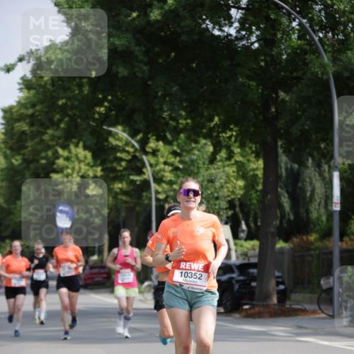 15.06.2025 - REWE Women's Run Jannik Wohlers http://msf.ph/oto/7940362 15.06.2025 08:45:25 Laufen 10352 meine-sportfotos.de