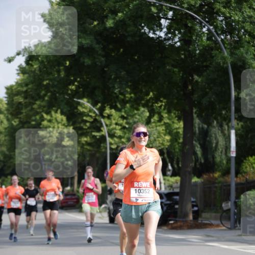 15.06.2025 - REWE Women's Run Jannik Wohlers http://msf.ph/oto/7940372 15.06.2025 08:45:25 Laufen 10352 meine-sportfotos.de