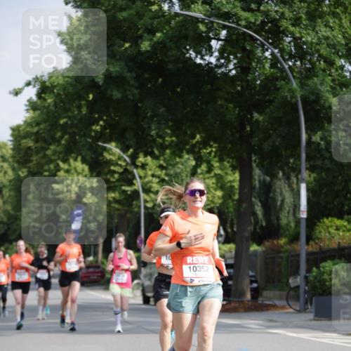 15.06.2025 - REWE Women's Run Jannik Wohlers http://msf.ph/oto/7940390 15.06.2025 08:45:25 Laufen 10352 meine-sportfotos.de