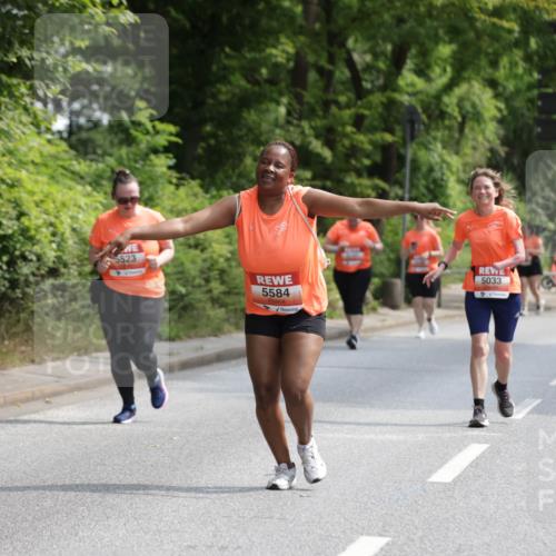 15.06.2025 - REWE Women's Run Jannik Wohlers http://msf.ph/oto/7940398 15.06.2025 10:15:06 Laufen 5523, 5584, 5033 meine-sportfotos.de