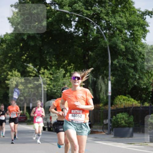 15.06.2025 - REWE Women's Run Jannik Wohlers http://msf.ph/oto/7940430 15.06.2025 08:45:25 Laufen 10352 meine-sportfotos.de
