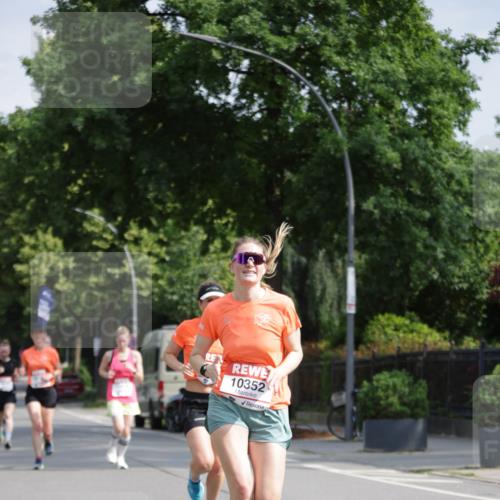 15.06.2025 - REWE Women's Run Jannik Wohlers http://msf.ph/oto/7940435 15.06.2025 08:45:25 Laufen 10352 meine-sportfotos.de