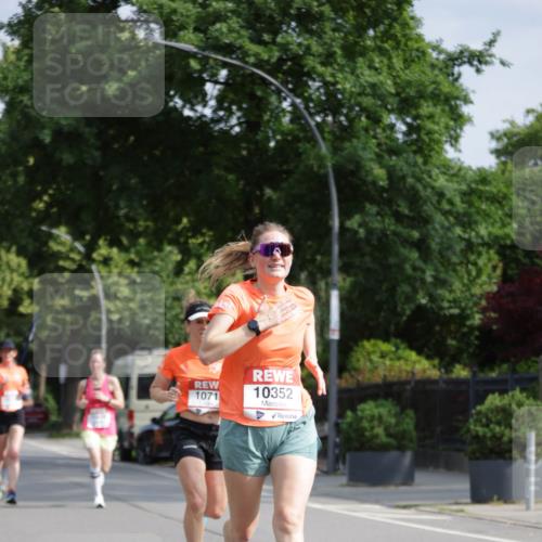 15.06.2025 - REWE Women's Run Jannik Wohlers http://msf.ph/oto/7940450 15.06.2025 08:45:26 Laufen 1071, 10352 meine-sportfotos.de