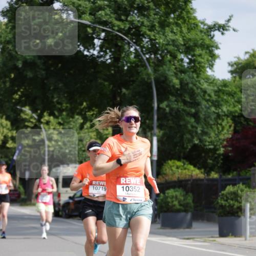 15.06.2025 - REWE Women's Run Jannik Wohlers http://msf.ph/oto/7940454 15.06.2025 08:45:26 Laufen 10719, 10352 meine-sportfotos.de