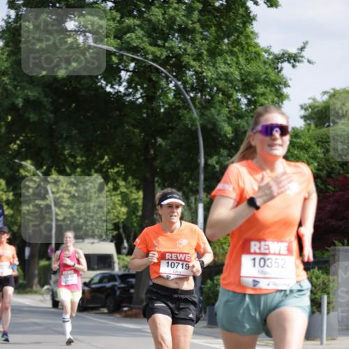 15.06.2025 - REWE Women's Run Jannik Wohlers http://msf.ph/oto/7940475 15.06.2025 08:45:26 Laufen 10719, 10352 meine-sportfotos.de