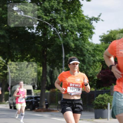 15.06.2025 - REWE Women's Run Jannik Wohlers http://msf.ph/oto/7940502 15.06.2025 08:45:27 Laufen 10719 meine-sportfotos.de