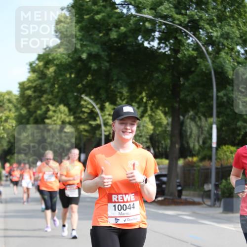 15.06.2025 - REWE Women's Run Jannik Wohlers http://msf.ph/oto/7940514 15.06.2025 09:58:20 Laufen 10044 meine-sportfotos.de