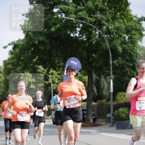 15.06.2025 - REWE Women's Run Jannik Wohlers http://msf.ph/oto/7940555 15.06.2025 08:45:30 Laufen 10644, 1034, 10162, 1083 meine-sportfotos.de