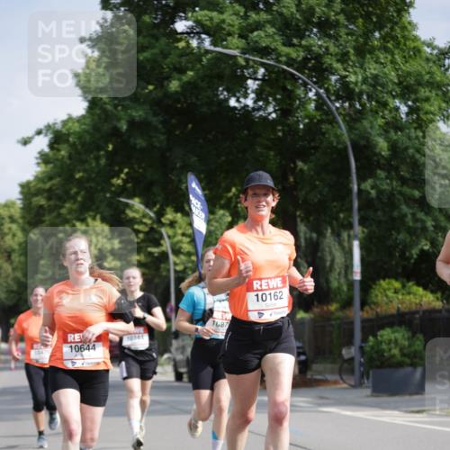 15.06.2025 - REWE Women's Run Jannik Wohlers http://msf.ph/oto/7940573 15.06.2025 08:45:30 Laufen 10644, 10162 meine-sportfotos.de