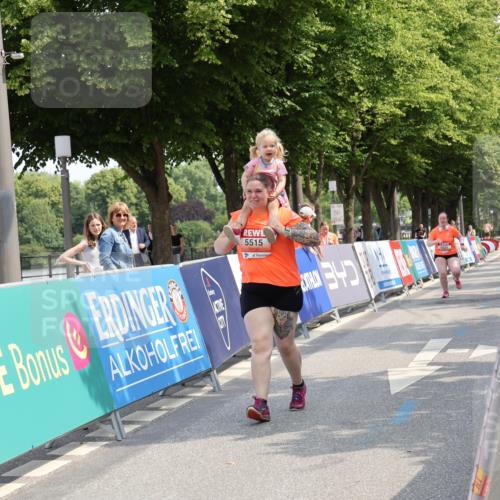 15.06.2025 - REWE Women's Run Strokosch-Dieckow http://msf.ph/oto/7940616 15.06.2025 11:19:29 Ziel 5515 meine-sportfotos.de