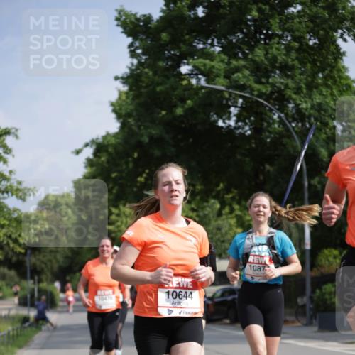 15.06.2025 - REWE Women's Run Jannik Wohlers http://msf.ph/oto/7940631 15.06.2025 08:45:31 Laufen 10644, 1087 meine-sportfotos.de