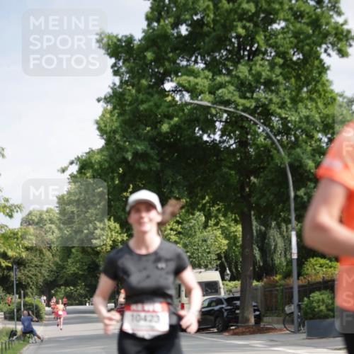 15.06.2025 - REWE Women's Run Jannik Wohlers http://msf.ph/oto/7940727 15.06.2025 08:45:33 Laufen 10423 meine-sportfotos.de