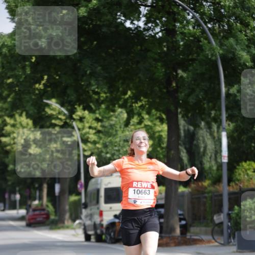 15.06.2025 - REWE Women's Run Jannik Wohlers http://msf.ph/oto/7940825 15.06.2025 08:45:36 Laufen 10663 meine-sportfotos.de