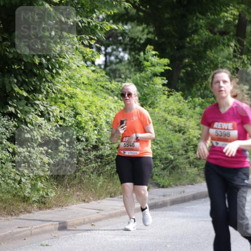 15.06.2025 - REWE Women's Run Jannik Wohlers http://msf.ph/oto/7940869 15.06.2025 10:15:16 Laufen 5546, 5398, 5407, 5445 meine-sportfotos.de