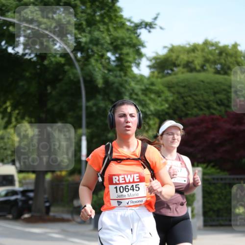 15.06.2025 - REWE Women's Run Jannik Wohlers http://msf.ph/oto/7940915 15.06.2025 09:58:33 Laufen 10645 meine-sportfotos.de