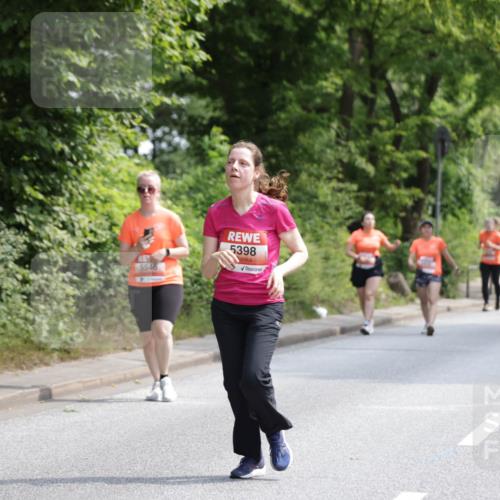 15.06.2025 - REWE Women's Run Jannik Wohlers http://msf.ph/oto/7940924 15.06.2025 10:15:16 Laufen 5546, 5398 meine-sportfotos.de