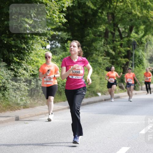 15.06.2025 - REWE Women's Run Jannik Wohlers http://msf.ph/oto/7940943 15.06.2025 10:15:17 Laufen 5546, 5398 meine-sportfotos.de