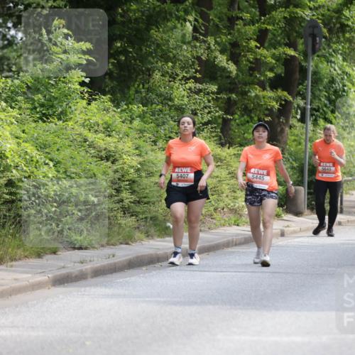 15.06.2025 - REWE Women's Run Jannik Wohlers http://msf.ph/oto/7941034 15.06.2025 10:15:18 Laufen 53, 5645, 5407, 5445, 5504 meine-sportfotos.de