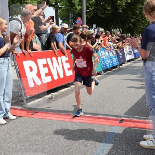 15.06.2025 - REWE Women's Run Strokosch-Dieckow http://msf.ph/oto/7941150 15.06.2025 11:33:42 Ziel 203, 209, 222, 315 meine-sportfotos.de