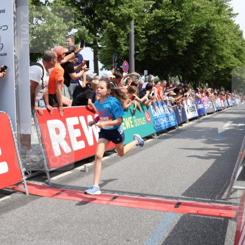 15.06.2025 - REWE Women's Run Strokosch-Dieckow http://msf.ph/oto/7941215 15.06.2025 11:33:48 Ziel 222, 315 meine-sportfotos.de