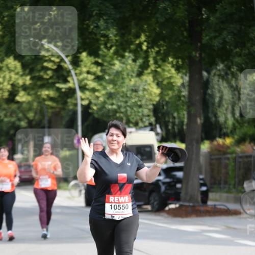 15.06.2025 - REWE Women's Run Jannik Wohlers http://msf.ph/oto/7941216 15.06.2025 09:58:51 Laufen 10550 meine-sportfotos.de