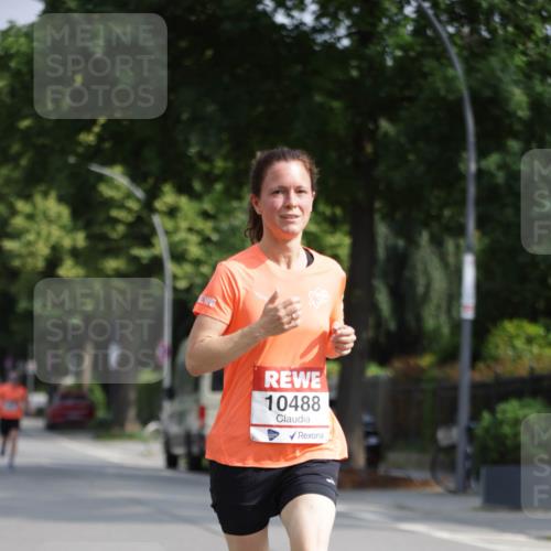 15.06.2025 - REWE Women's Run Jannik Wohlers http://msf.ph/oto/7941240 15.06.2025 08:46:01 Laufen 10488 meine-sportfotos.de