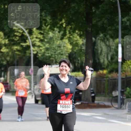15.06.2025 - REWE Women's Run Jannik Wohlers http://msf.ph/oto/7941255 15.06.2025 09:58:52 Laufen 10550 meine-sportfotos.de